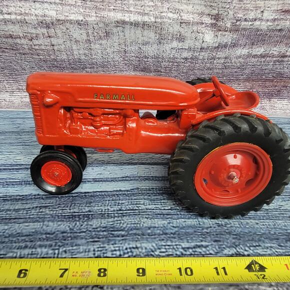 Vintage Scale Models 1/16 Scale IH Farmall die-cast n/frontend tractor red/black - Picture 7 of 10